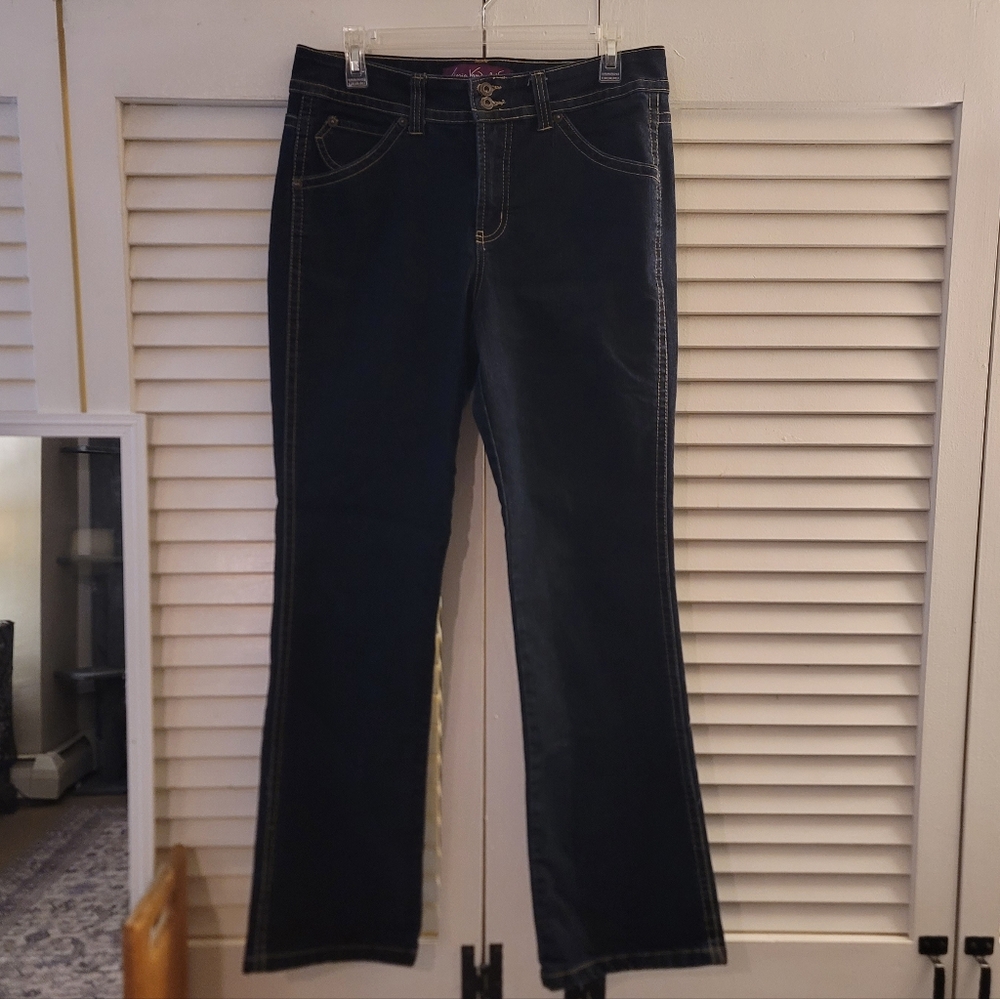 NWOT. WOMEN'S GLORIA VANDERBILT JEANS.
